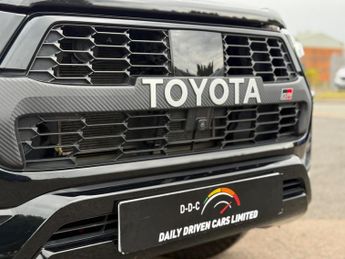 Toyota Hilux 2.8 D-4D GR SPORT Auto 4WD Euro 6 (s/s) 4dr