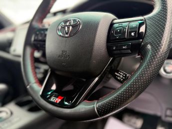 Toyota Hilux 2.8 D-4D GR SPORT Auto 4WD Euro 6 (s/s) 4dr