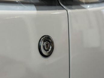 Rolls-Royce Cullinan 6.75 V12 SUV 5dr Petrol Auto 4WD Euro 6 (563 bhp)