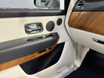 Rolls-Royce Cullinan 6.75 V12 SUV 5dr Petrol Auto 4WD Euro 6 (563 bhp)