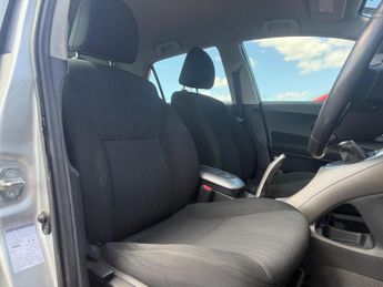 Toyota Auris 1.6 VVT-i T3 5dr
