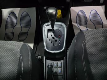Toyota Yaris 1.5 VVT-h Sport E-CVT Euro 6 5dr