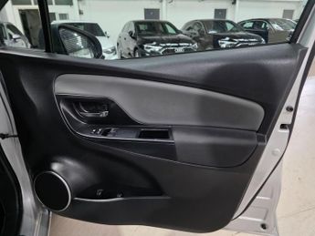 Toyota Yaris 1.5 VVT-h Sport E-CVT Euro 6 5dr