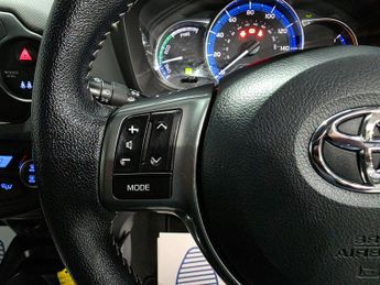 Toyota Yaris 1.5 VVT-h Sport E-CVT Euro 6 5dr