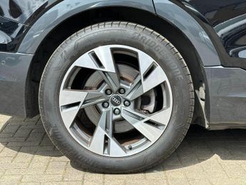 Audi e-tron 50 Sport Auto quattro 5dr 71.2kWh (11kW Charger)