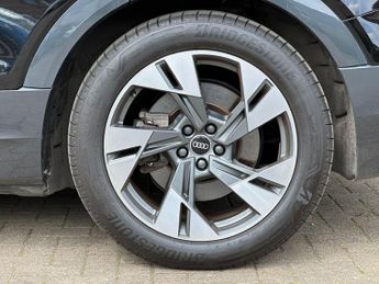 Audi e-tron 50 Sport Auto quattro 5dr 71.2kWh (11kW Charger)