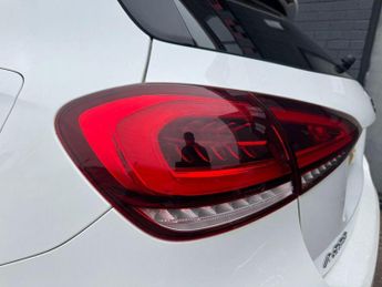 MERCEDES-BENZ A-CLASS 1.3 A200 Sport (Premium) Hatchback 5dr Petrol 7G-DCT Euro 6 (s/s