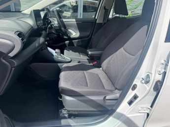 TOYOTA YARIS 1.5 VVT-h Icon Hatchback 5dr Petrol Hybrid E-CVT Euro 6 (s/s) (1