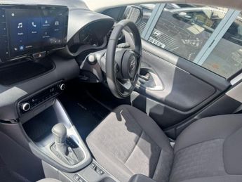 TOYOTA YARIS 1.5 VVT-h Icon Hatchback 5dr Petrol Hybrid E-CVT Euro 6 (s/s) (1
