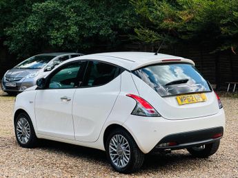 Chrysler Ypsilon 0.9 TwinAir Limited Auto Euro 5 (s/s) 5dr