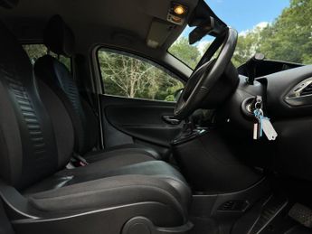 Chrysler Ypsilon 0.9 TwinAir Limited Auto Euro 5 (s/s) 5dr