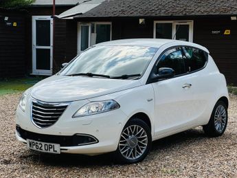 Chrysler Ypsilon 0.9 TwinAir Limited Auto Euro 5 (s/s) 5dr