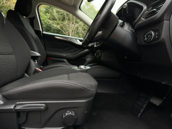 Ford Focus 1.0T EcoBoost Titanium Auto Euro 6 (s/s) 5dr