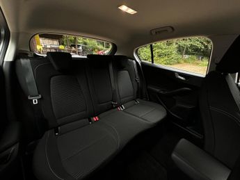 Ford Focus 1.0T EcoBoost Titanium Auto Euro 6 (s/s) 5dr