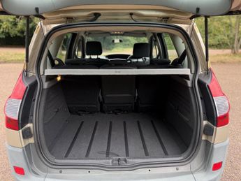 Renault Scenic 1.6 VVT Dynamique 5dr