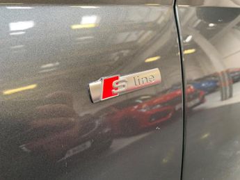 Audi A6 Avant 2.0 TDI ultra S line S Tronic Euro 6 (s/s) 5dr