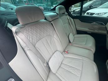 BMW 7 Series 3.0 730d M Sport Auto xDrive Euro 6 (s/s) 4dr