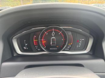 Volvo XC60 2.4 D5 R-Design Nav Auto AWD Euro 6 (s/s) 5dr