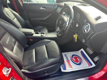 Mercedes-Benz GLA 2.1 GLA220d AMG Line (Premium Plus) 7G-DCT 4MATIC Euro 6 (s/s) 5