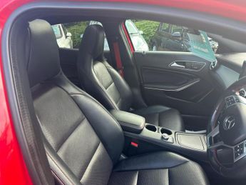 Mercedes-Benz GLA 2.1 GLA220d AMG Line (Premium Plus) 7G-DCT 4MATIC Euro 6 (s/s) 5