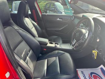 Mercedes-Benz GLA 2.1 GLA220d AMG Line (Premium Plus) 7G-DCT 4MATIC Euro 6 (s/s) 5