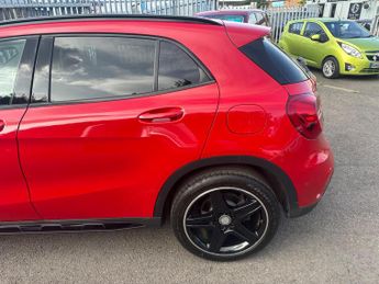 Mercedes-Benz GLA 2.1 GLA220d AMG Line (Premium Plus) 7G-DCT 4MATIC Euro 6 (s/s) 5
