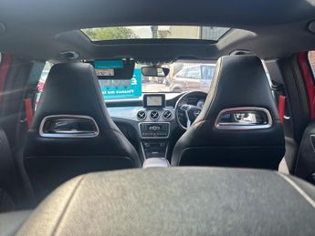Mercedes-Benz GLA 2.1 GLA220d AMG Line (Premium Plus) 7G-DCT 4MATIC Euro 6 (s/s) 5