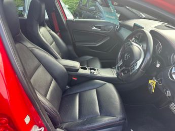 Mercedes-Benz GLA 2.1 GLA220d AMG Line (Premium Plus) 7G-DCT 4MATIC Euro 6 (s/s) 5