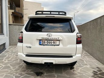 Toyota 4-Runner 2022 4.0 v6 Auto 7 seats 2022