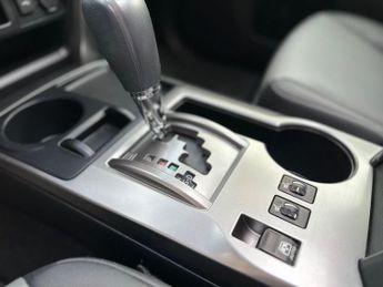 Toyota 4-Runner 2022 4.0 v6 Auto 7 seats 2022