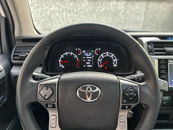 Toyota 4-Runner 2022 4.0 v6 Auto 7 seats 2022