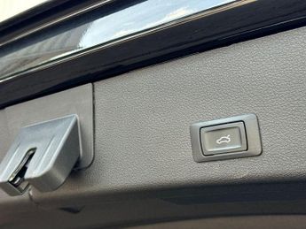Audi e-tron 50 Technik Auto quattro 5dr 71.2kWh