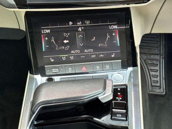 Audi e-tron 50 Technik Auto quattro 5dr 71.2kWh