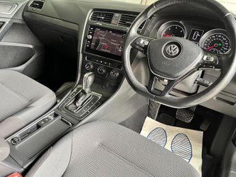 Volkswagen Golf 1.6 TDI SE Nav DSG Euro 6 (s/s) 5dr