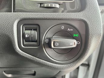 Volkswagen Golf 1.6 TDI SE Nav DSG Euro 6 (s/s) 5dr