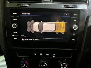 Volkswagen Golf 1.6 TDI SE Nav DSG Euro 6 (s/s) 5dr