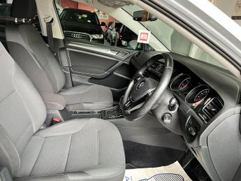 Volkswagen Golf 1.6 TDI SE Nav DSG Euro 6 (s/s) 5dr