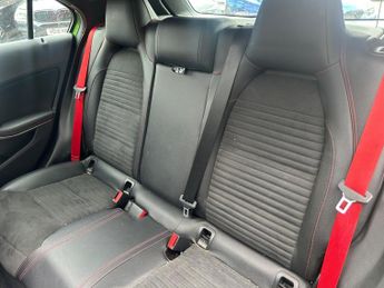 Mercedes-Benz A Class 2.0 A250 AMG (Premium) 7G-DCT Euro 6 (s/s) 5dr