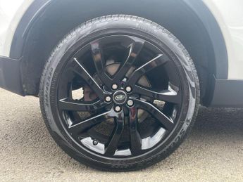Land Rover Discovery Sport 2.0 TD4 HSE Black Auto 4WD Euro 6 (s/s) 5dr