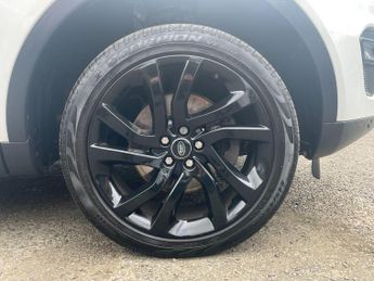 Land Rover Discovery Sport 2.0 TD4 HSE Black Auto 4WD Euro 6 (s/s) 5dr