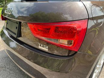 Audi A1 1.4 TFSI S line Sportback S Tronic Euro 5 (s/s) 5dr