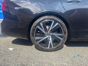 Volvo V90 2.0h T6 Recharge 11.6kWh R-Design Auto AWD Euro 6 (s/s) 5dr