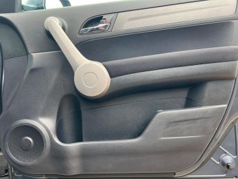 Honda CR-V 2.0 i-VTEC ES 5dr
