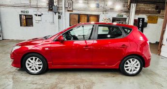 Hyundai i30 1.6 CRDi Comfort Auto Euro 4 5dr