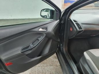 Ford Focus 1.6 TDCi Zetec Euro 5 (s/s) 5dr