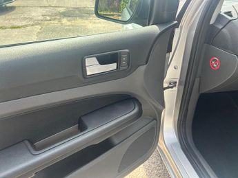 Ford Focus 1.6 LX 5dr
