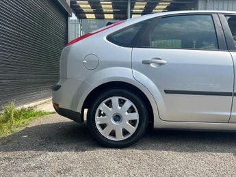 Ford Focus 1.6 LX 5dr