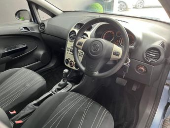 Vauxhall Corsa 1.4i 16v Club 5dr