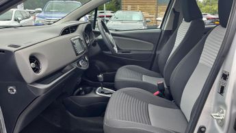 Toyota Yaris 1.5 VVT-h Icon E-CVT Euro 6 (s/s) 5dr