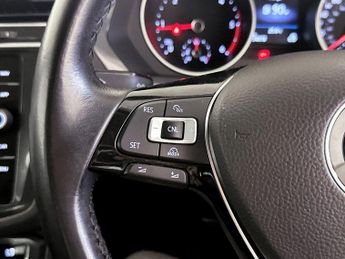 Volkswagen Tiguan 2.0 TDI SE Navigation Euro 6 (s/s) 5dr